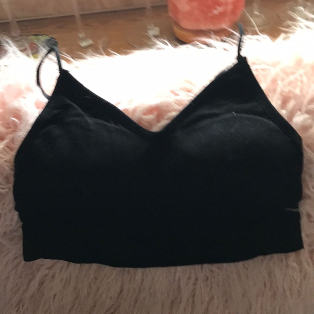 2 bralettes  32-34 b